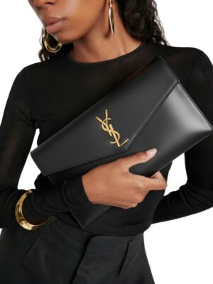 Saint Laurent
Envelope Uptown clutch Pouch + Brand Box , size 29*16