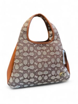 Coach
Lana 23 Bag In Signature Jacquard & Glovetanned Leather , size 25*20.. ofr