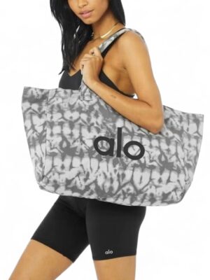 Alo Yoga
Iconic Shopper Tote , size 52*30