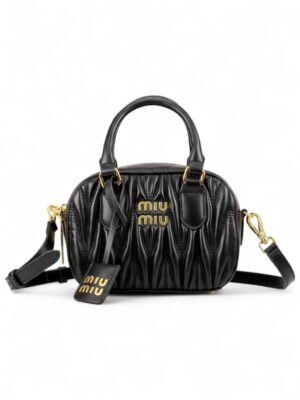 Miu Miu
Small Matelasse Top Handle Bag  , size 20*15 .. ofr