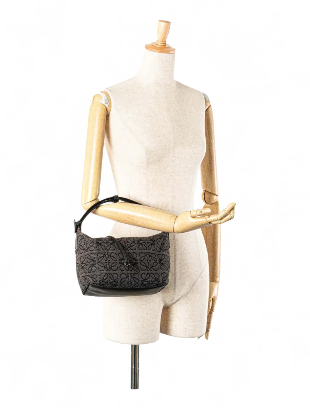 ⁦LOEWE Small Cubi Anagram Jacquard Canvas Shoulder , size 22*15 .. ofr⁩ - الصورة ⁦5⁩
