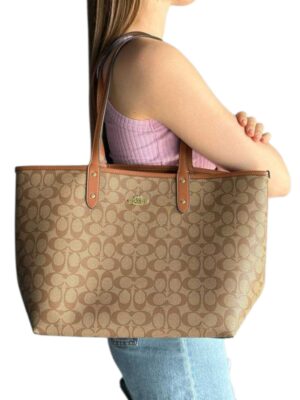 Coach Reversible City Tote in Signature  , Size 45*28