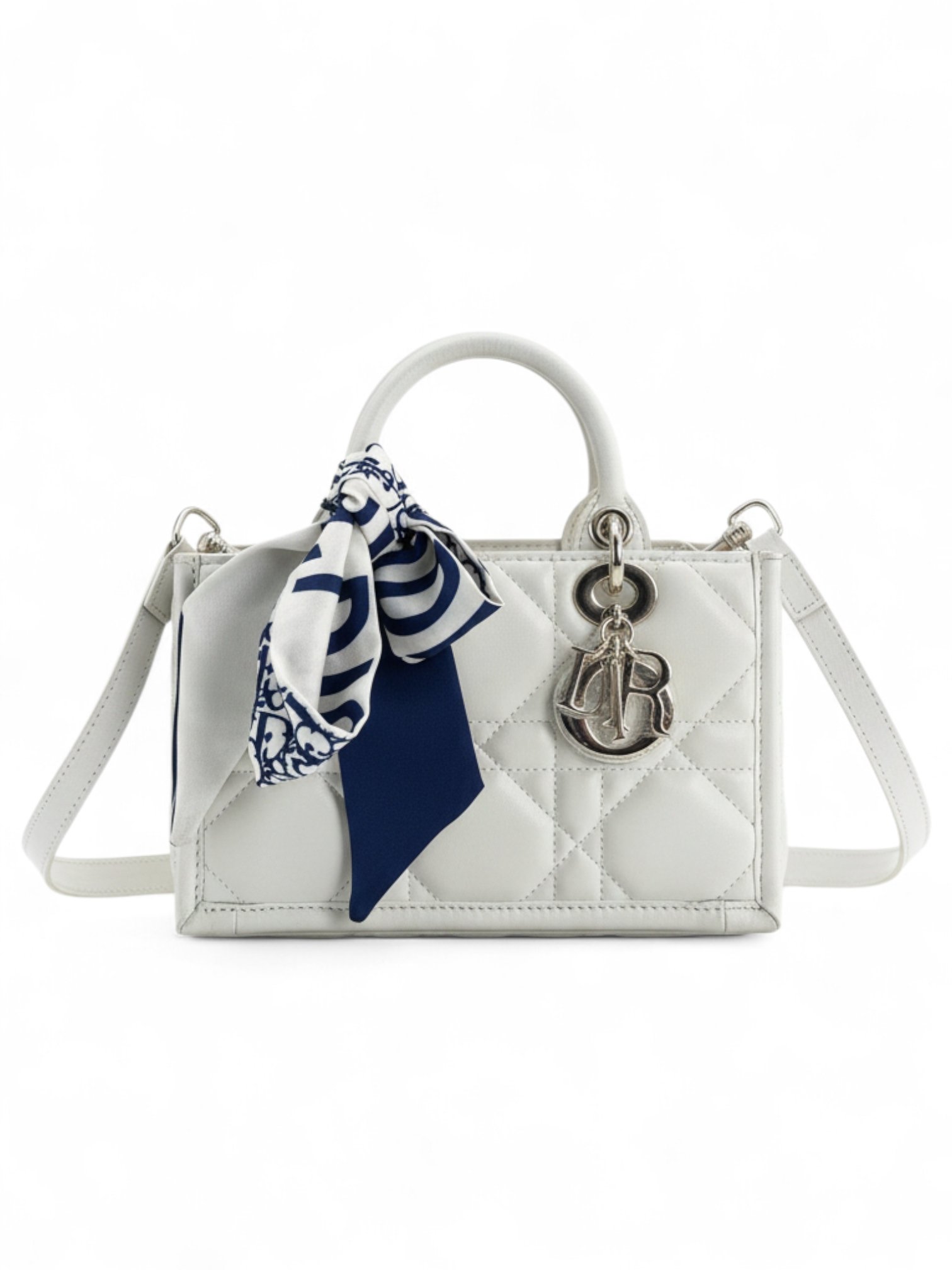 ⁦Christian Dior Mini Dior Book Tote + Brand Box , size 20*14 .. ofr⁩ - الصورة ⁦8⁩