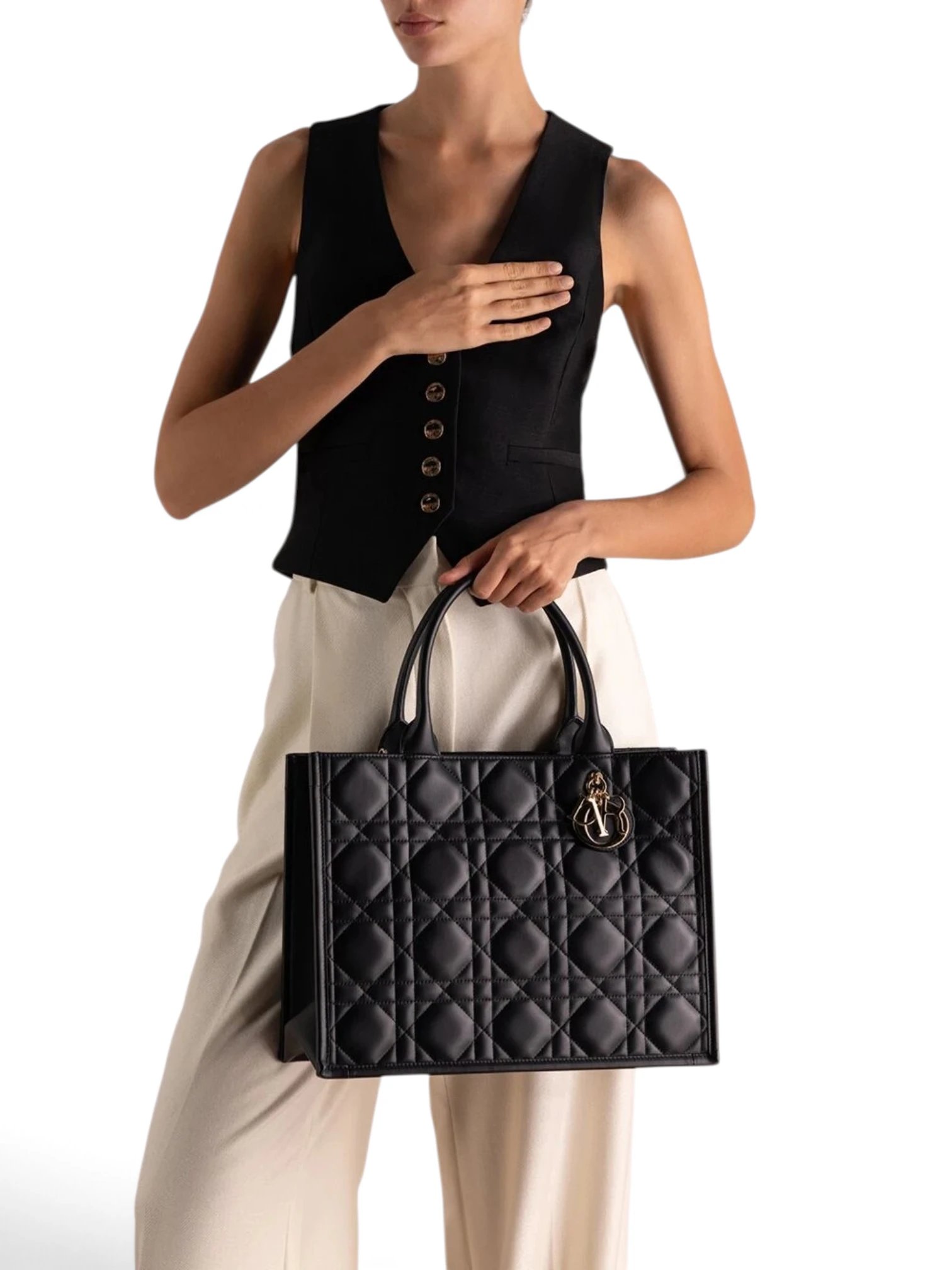 ⁦Christian Dior Book Tote Medium  Macrocannage  Bag , size 37*30 page⁩ - الصورة ⁦4⁩