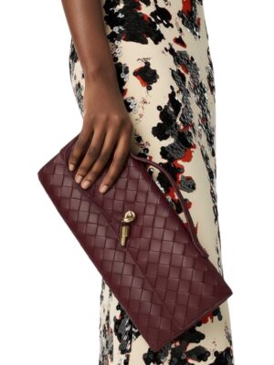 Bottega VenetaAndiamo Intrecciato leather clutch + Brand Box , size 30*13