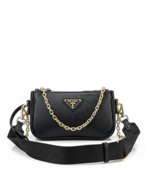 Prada saffiano Leather mini pouchett  + Brand Box  , size 20*11 .. ofr