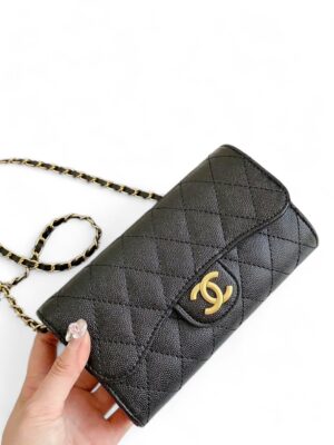 Chanel WOC caviar leather + Brand Box , size 19*10 .. ofr