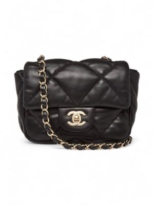 CHANEL 19 Puffy Bubbly Small Square Flap Bag
 + Brand Box , size 22*17 .. ofr