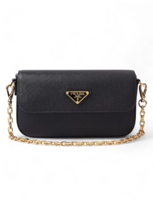 Prada La pouchett saffiano Leather , size 20*11 .. ofr