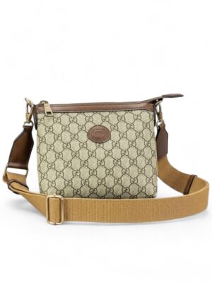 GUCCI Supreme clutch  size 22*17 .. ofr