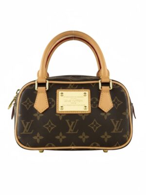 Louis Vuitton monogram camera bag top handle + Brand Box , size 21*21 .. ofr