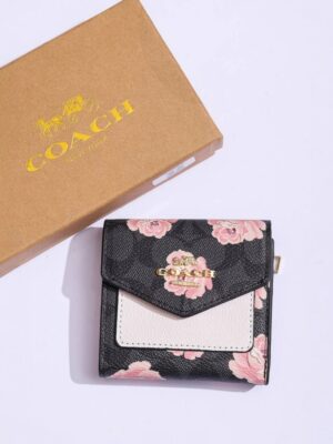 Coach  wallet + Brand Box , size 12*10