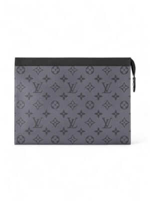 Louis Vuitton clutch Pochette Voyage MM + Brand Box , size 25*20