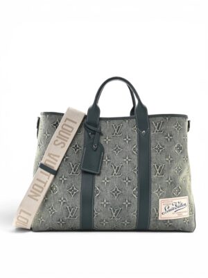 Louis Vuitton
Monogram Washed Denim Weekend Tote NM Blue , size 48*32