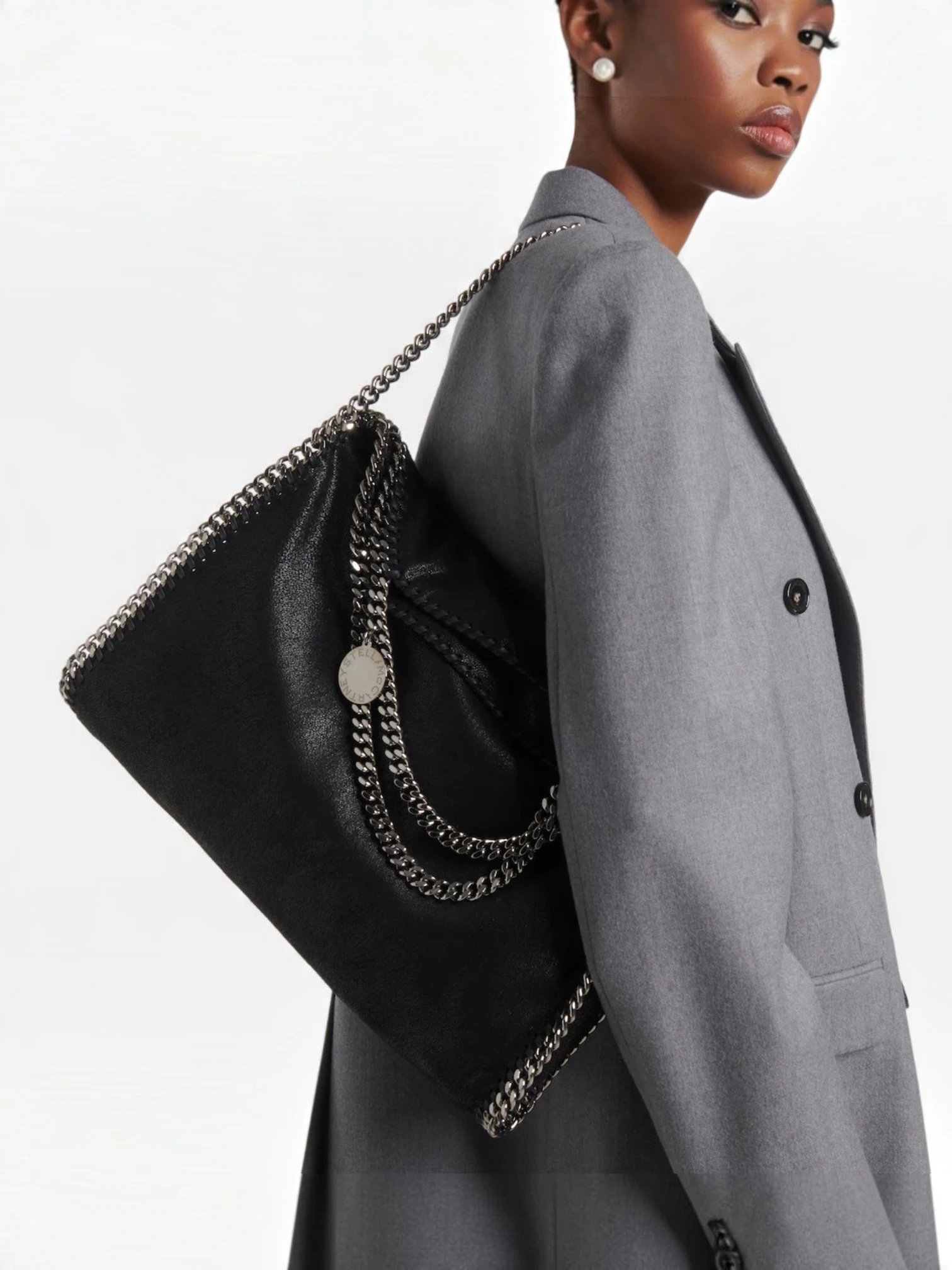 ⁦Stella McCartne Black Falabella Fold Over Tote Bag size 38*35⁩ - الصورة ⁦5⁩