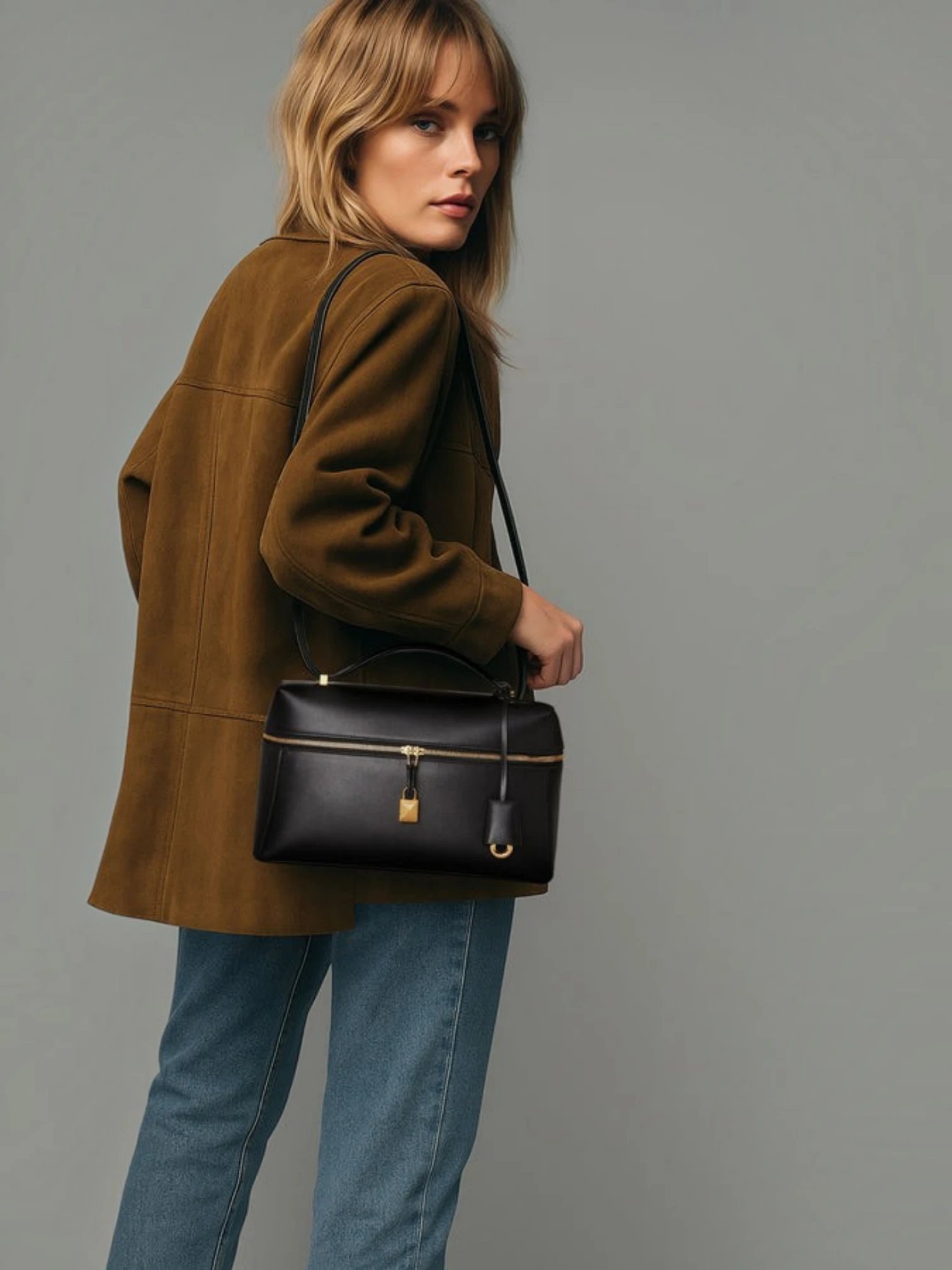 ⁦Loro Piana Extra Bag L27 , size 27*18⁩ - الصورة ⁦6⁩